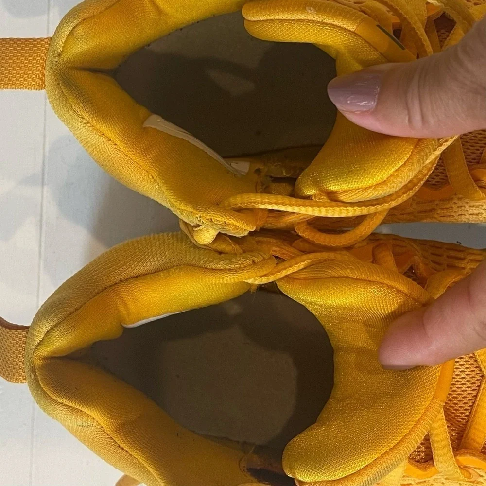 NIKE ZOOM REV TB Gold Orange Yellow Kids size 4.5